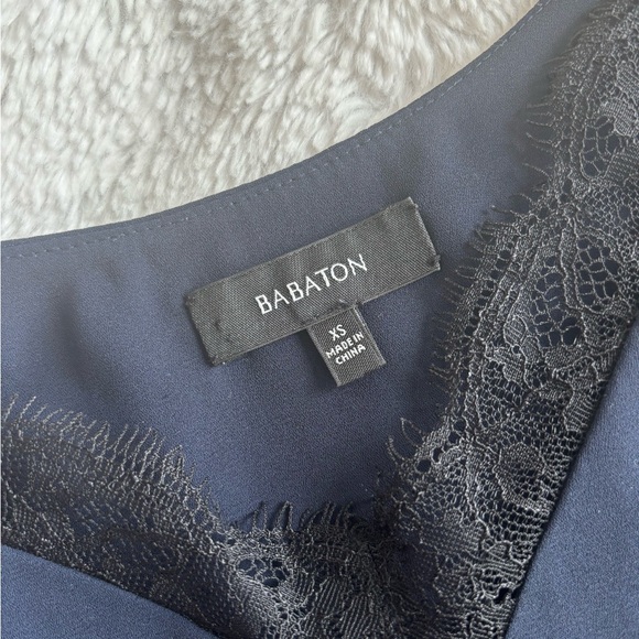 🌟 Aritzia Navy Blue Camisole - Size XS 🌟 - Picture 2 of 6